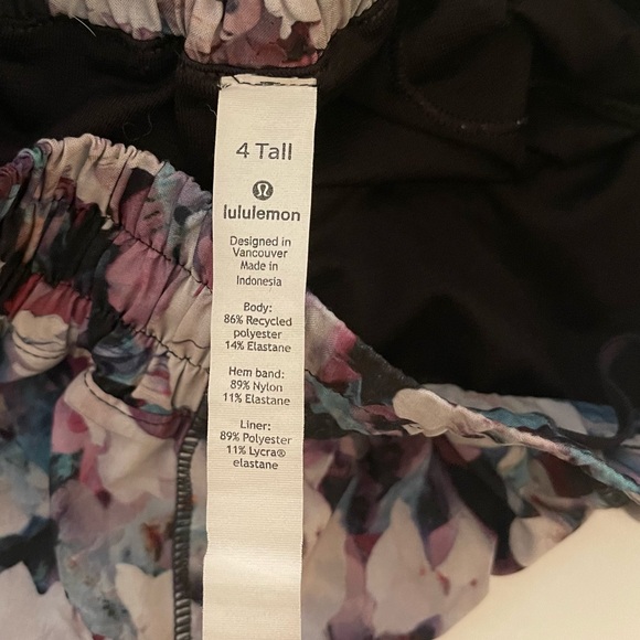 Lululemon Hotty Hot Short 2.5 Utopia Multi /Deep Phantom Size 4 Tall - Picture 5 of 14